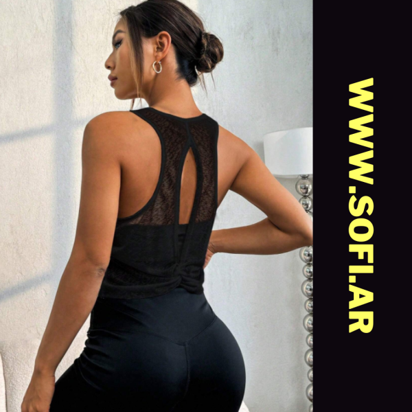 Musculosa con nudo en la espalda